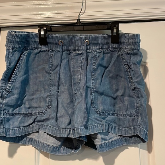 Banana Republic Factory Pants - Banana Republic Factory soft chambray drawstring shorts